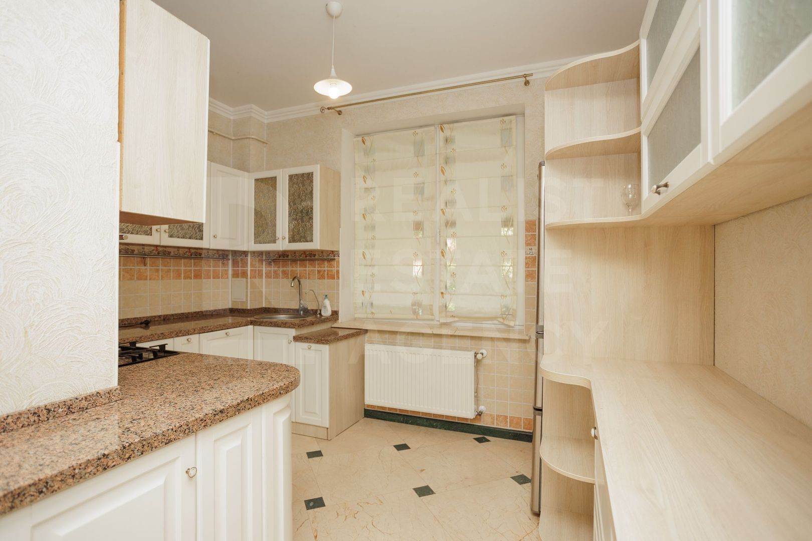 Chirie, casă, 6 camere, Strada Trifan Baltă, Centru - Poză 12