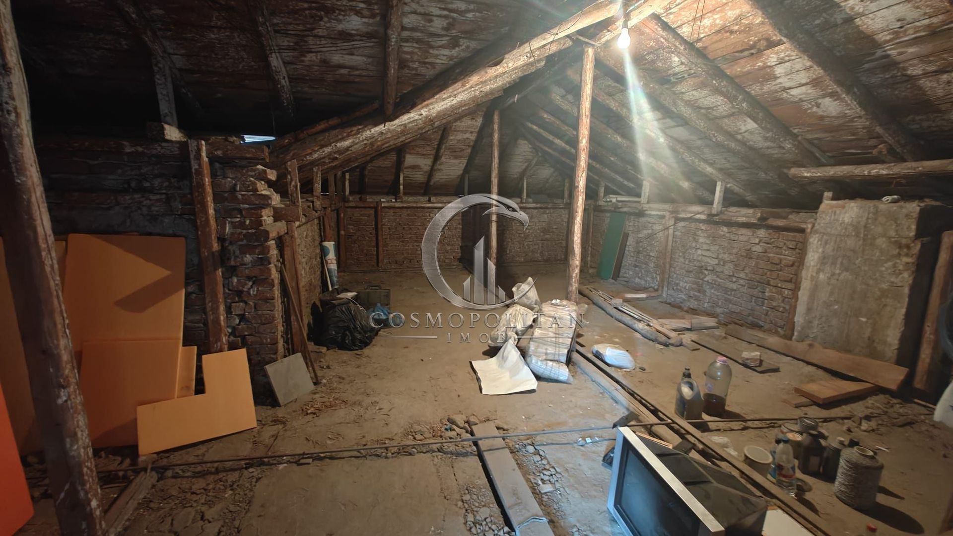 Casa Spatiu comercial zona ISJ Buzau 160mp Pret: 110.000 - Poză 3