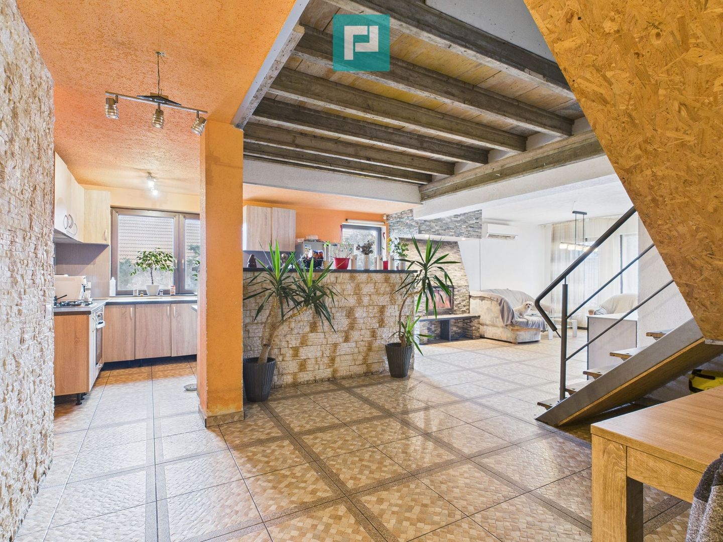 Casă individuală spațioasă, la 10 km de Timișoara - Poză 6