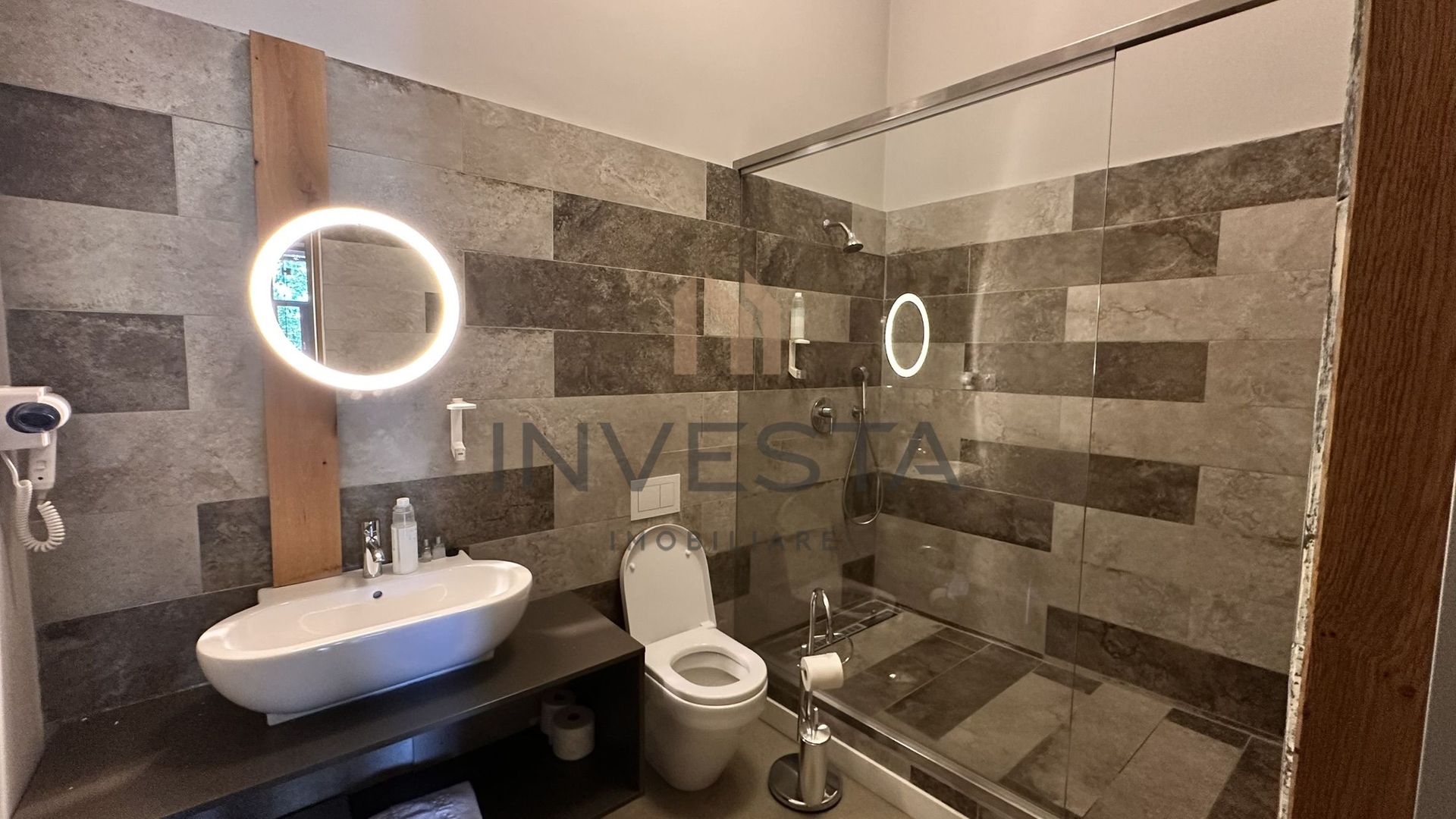 Apartament elegant si modern in Centru! 110mp cu tavan de peste 4m! - Poză 7