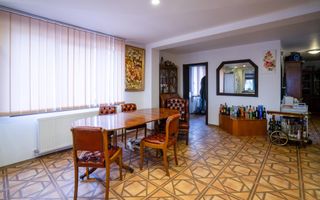 Pensiune cu 12 camere in Baile 1 Mai - Poză 1