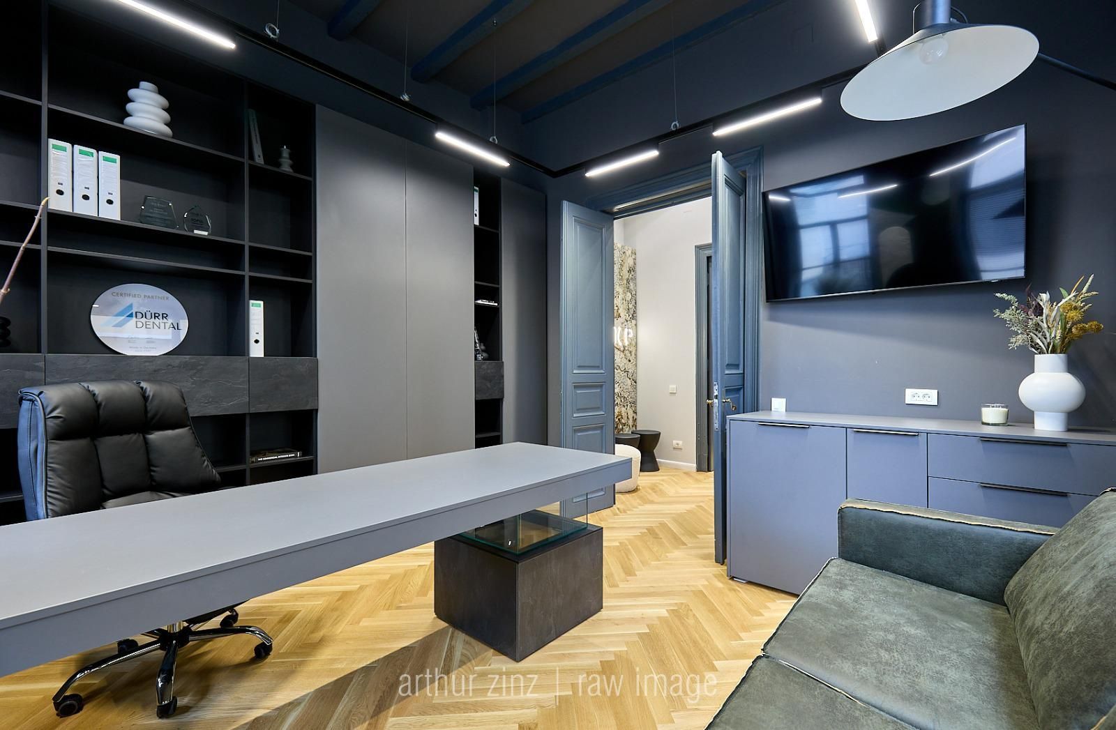 Birou amenajat | Mobilat si utilat | Cladire consolidata si renovata - Poză 1