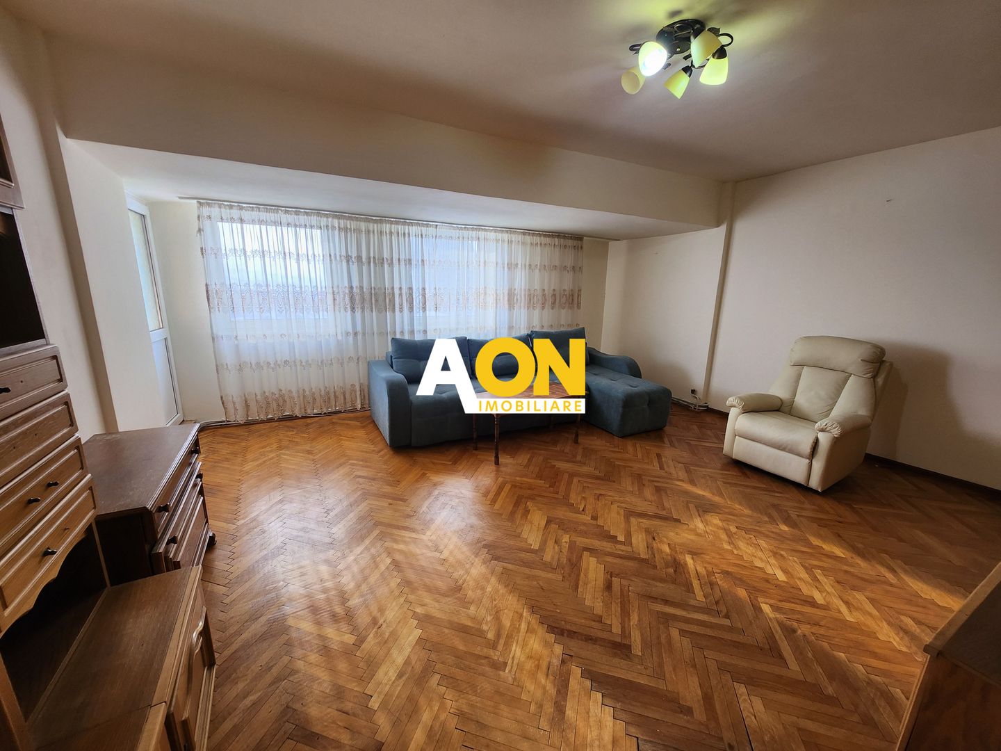De vanzare apartament 2 camere, pozitie excelenta, Centru - Poză 2