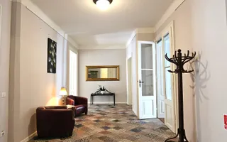 Apartament spectaculos de închiriat 4 camere 4 băi Centrul Istoric - Poză 13