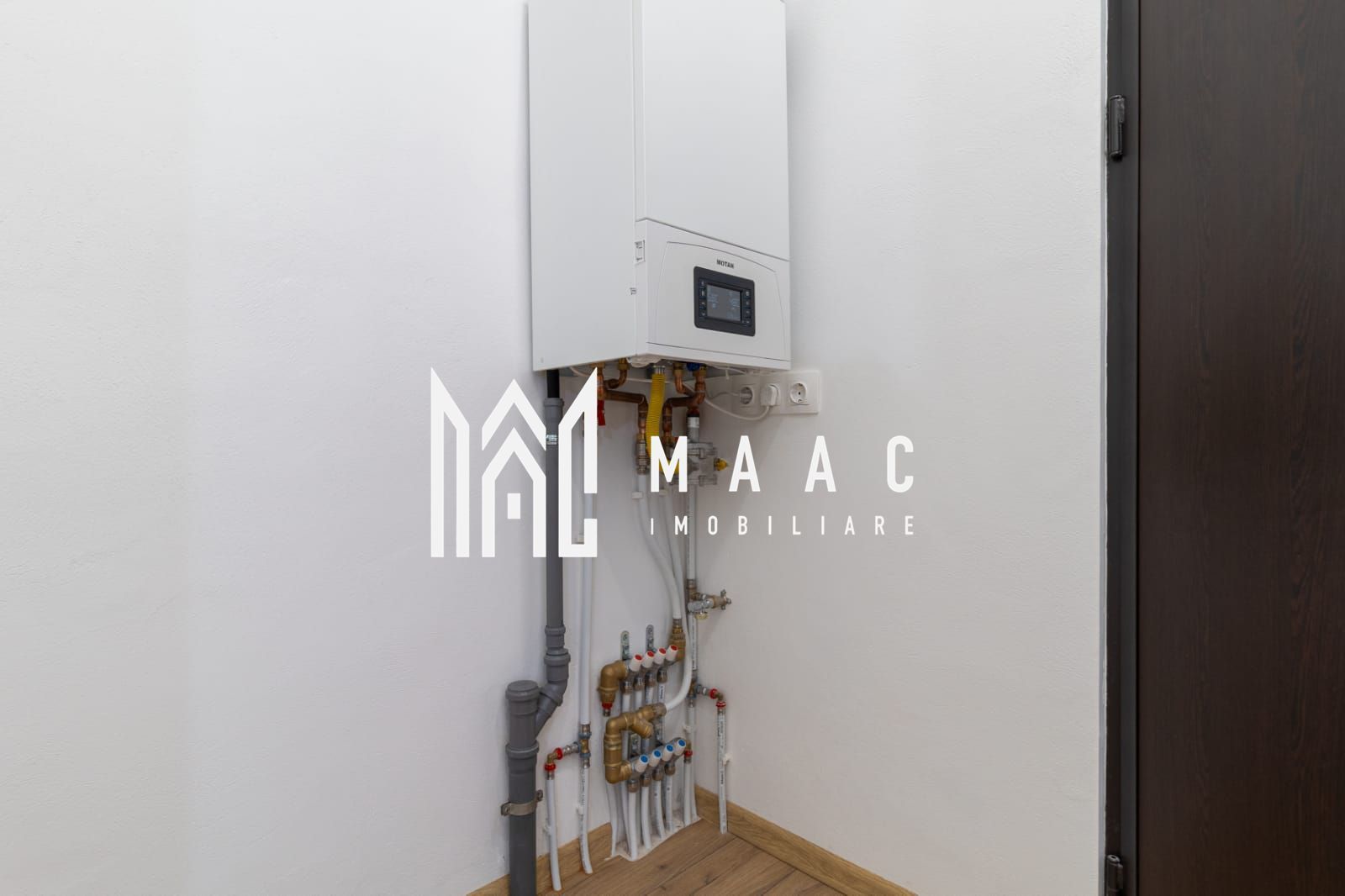 Apartament 2 Camere si Studio | Ultracentral | Acces Privat - Poză 16