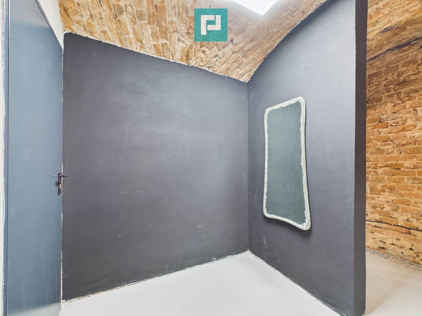 Eleganță subterană - pivniță exclusivistă Arad - Poză 28