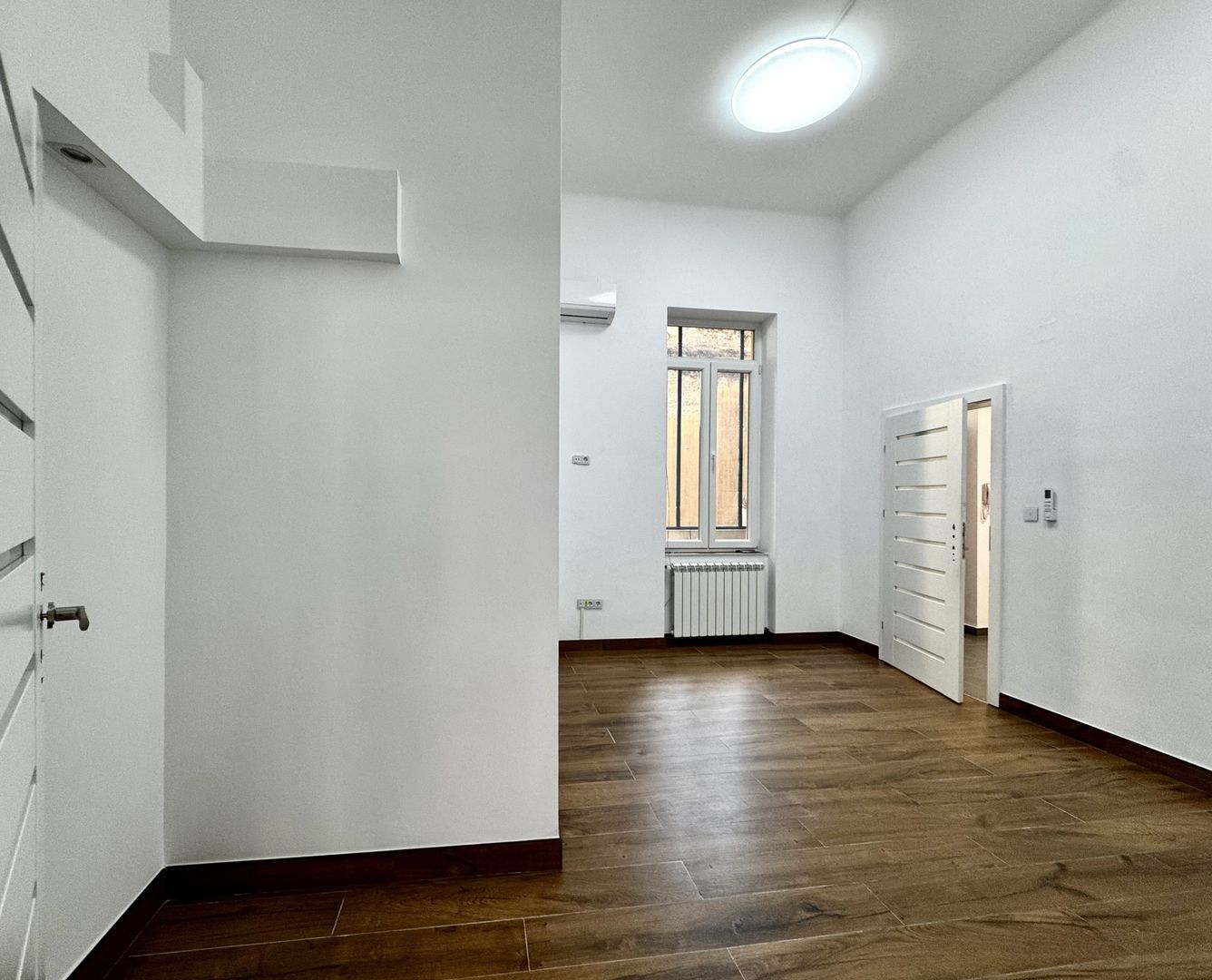 Spațiu birouri - renovat integral, etaj 1, in Piața Unirii - Poză 3