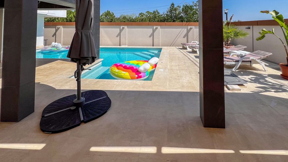 NEW VILLA TO RENT |  Vila premium cu piscina și jacuzzi încălzite - Poză 53