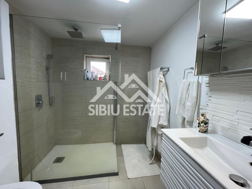 Apartament de vanzare, cu 4 camere,  82.4 mp. -Calea Cisnadiei (Ciresica) - Poză 21