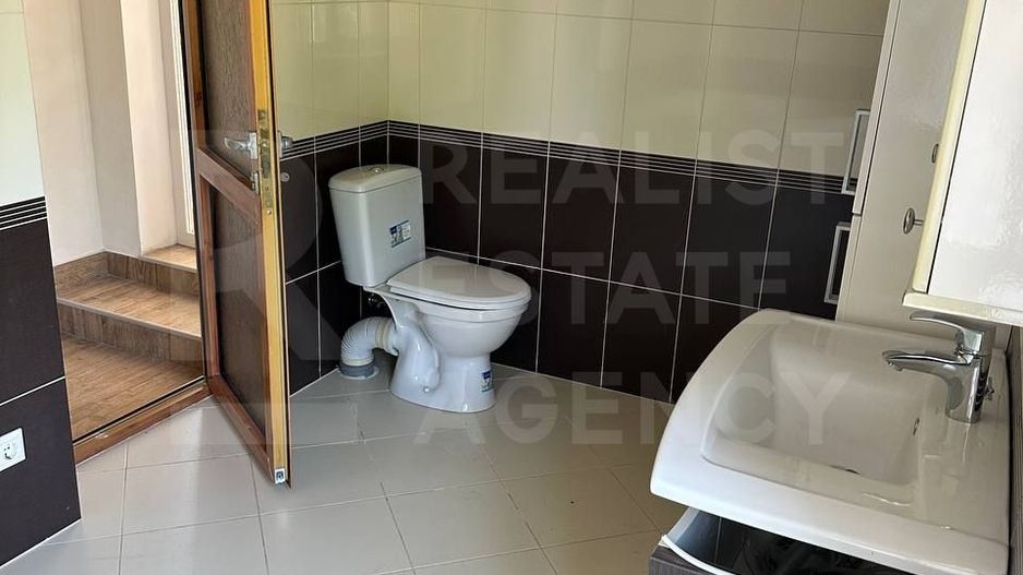 Vânzare 2 case pe un teritoriu, situată pe satul. Marandeni. - Poză 16