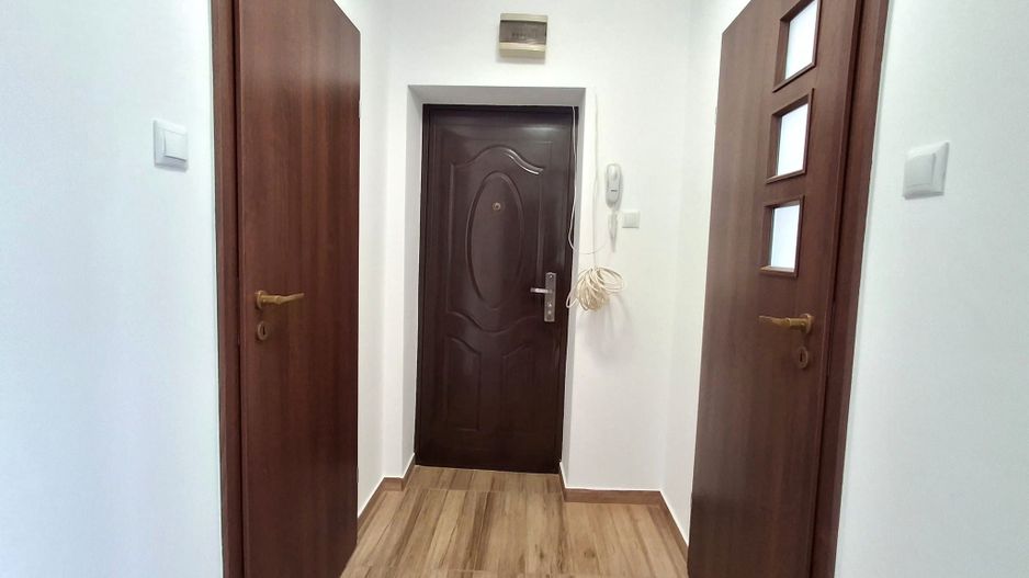 Apartament 2 camere renovat la 2 minute de metrou - Poză 13