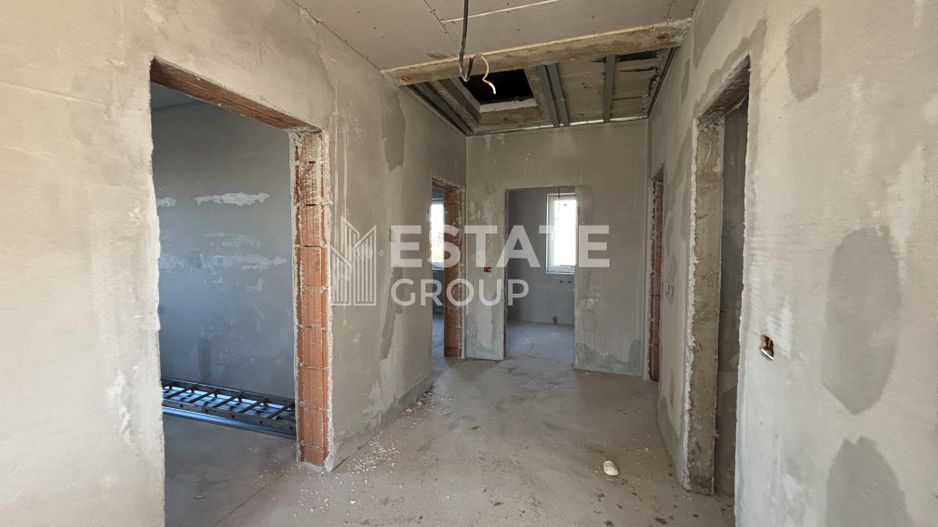 Casa individuala cu 4 camere in Mosnita Noua zona Castel - Poză 11