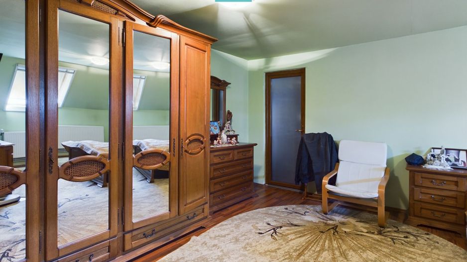 Casă solidă și impunătoare în Grădiște - Poză 9