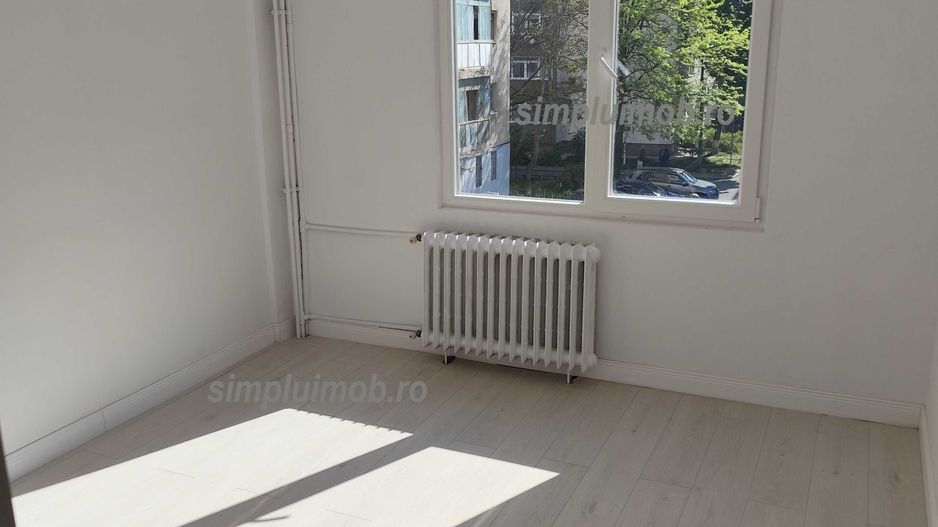 Apartament 3 camere complet renovat situat langa Parcul Drumul Taberei - Poză 1