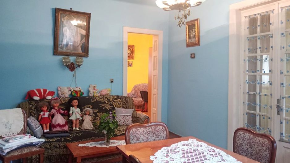 Centru! Vanzare casa cu 3 camere in centrul vechi Targoviste! - Poză 3