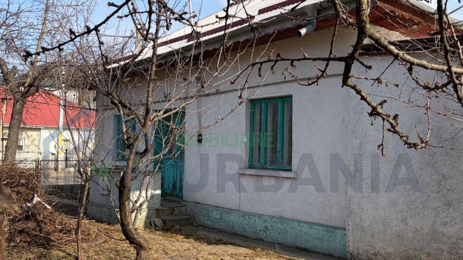 Vând casă zona centrală Pașcani - Poză 2