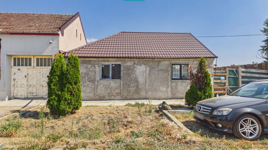 Casă cu teren de 2.134 mp în Sântana | 5 camere - Poză 1