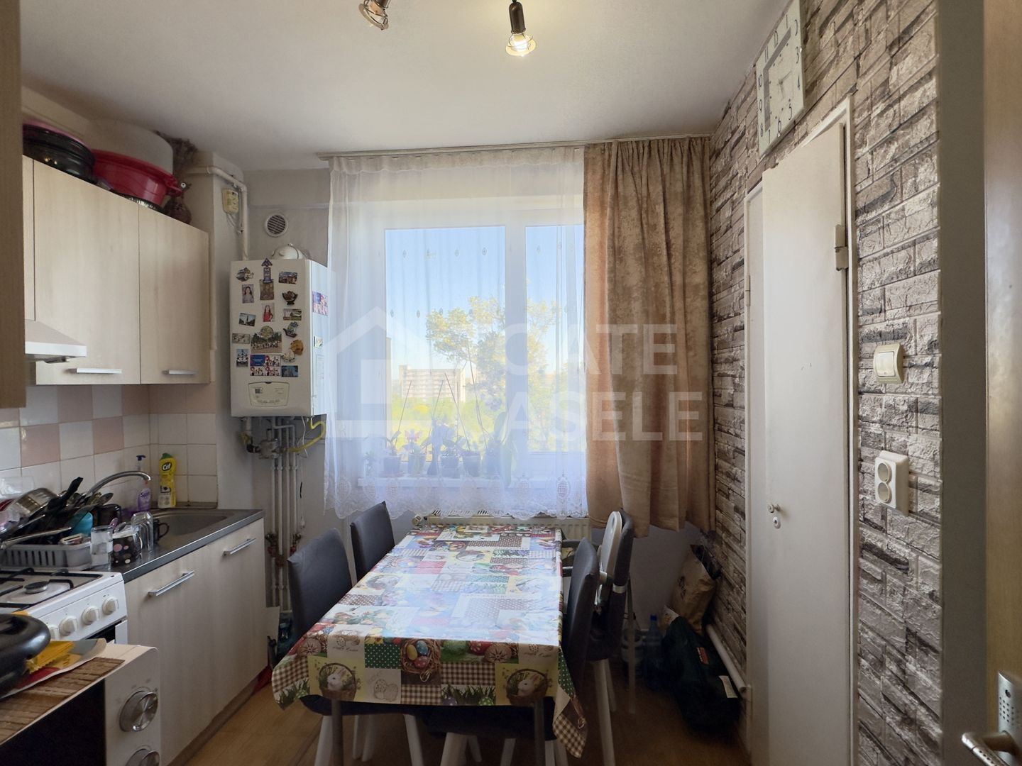 Apartament cu 2 camere, etaj intermediar, zona Mercur - Poză 1