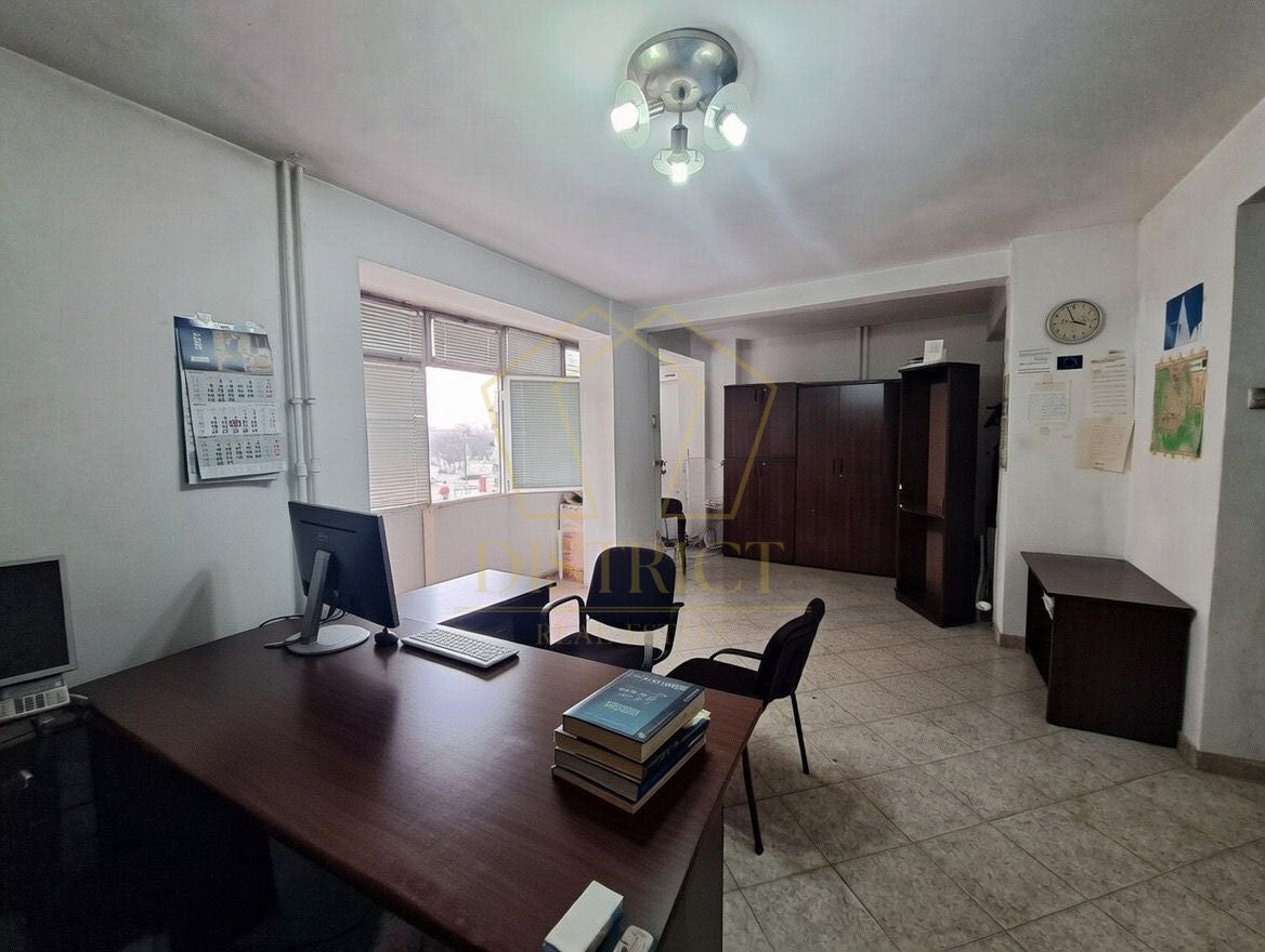 Com 0% Apartament cu o camera, parcare in curte | Piata Victoriei - Poză 1