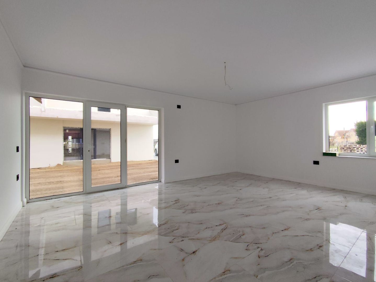 Casa in Sanmartin, Bihor – se va vinde la cheie, mobilata, utilata - Poză 1