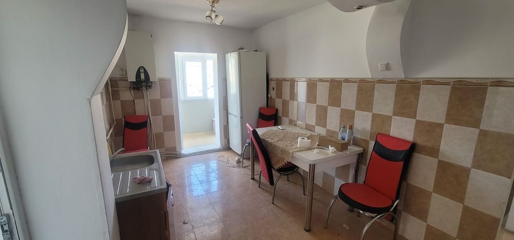 Apartament de vanzare 2 camere, decomandat, et.2 - Poză 2