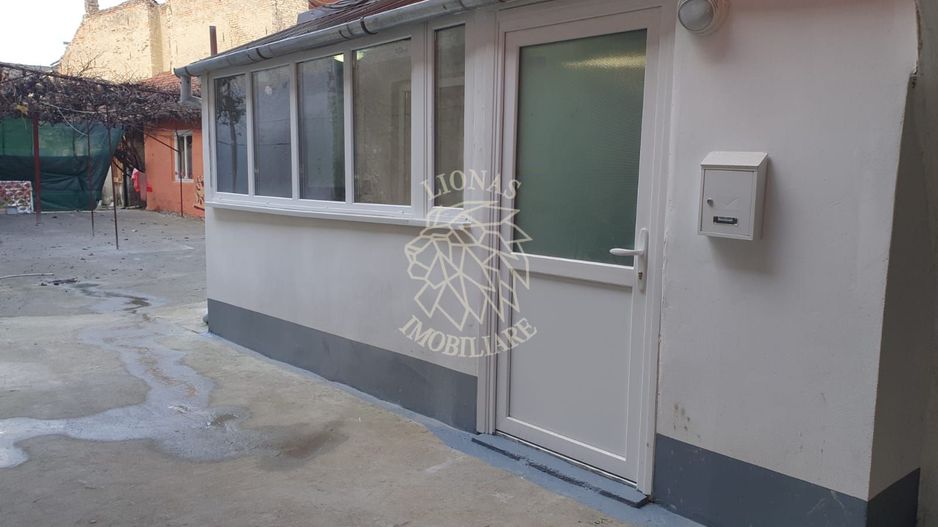 Apartament la casa 40 mp-renovat-curte-mobilat modern-Ultracentral - Poză 7