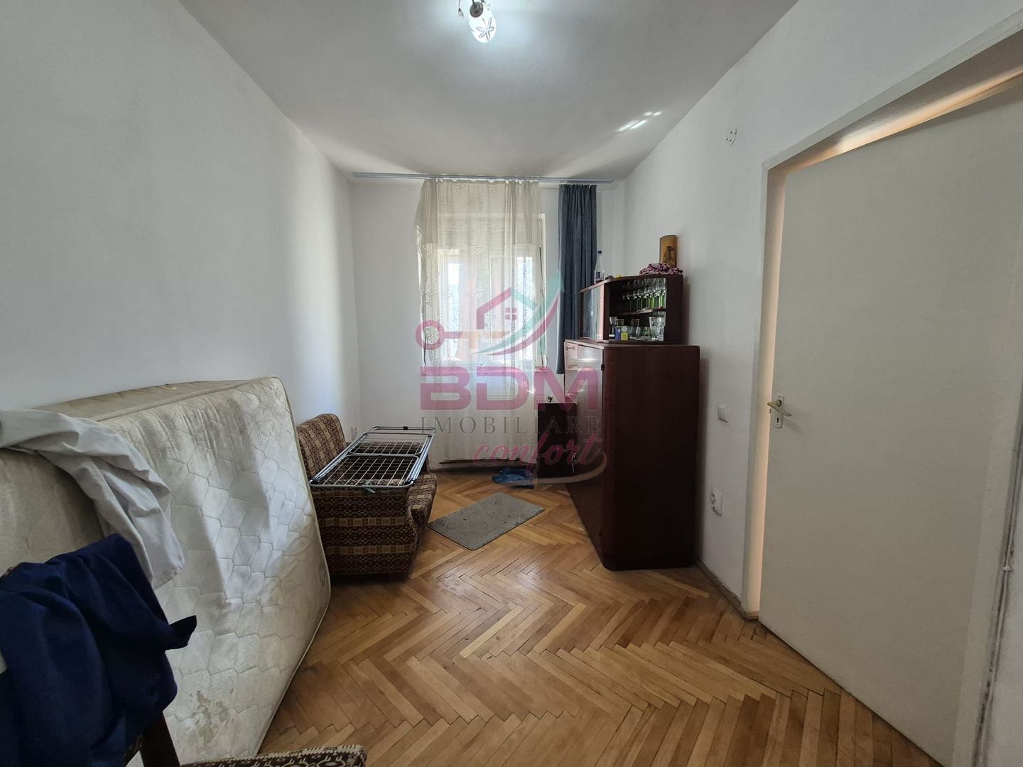COMISION 0 | Apartament 4 camere | etaj intermediar | zona Micro 2 - Poză 3