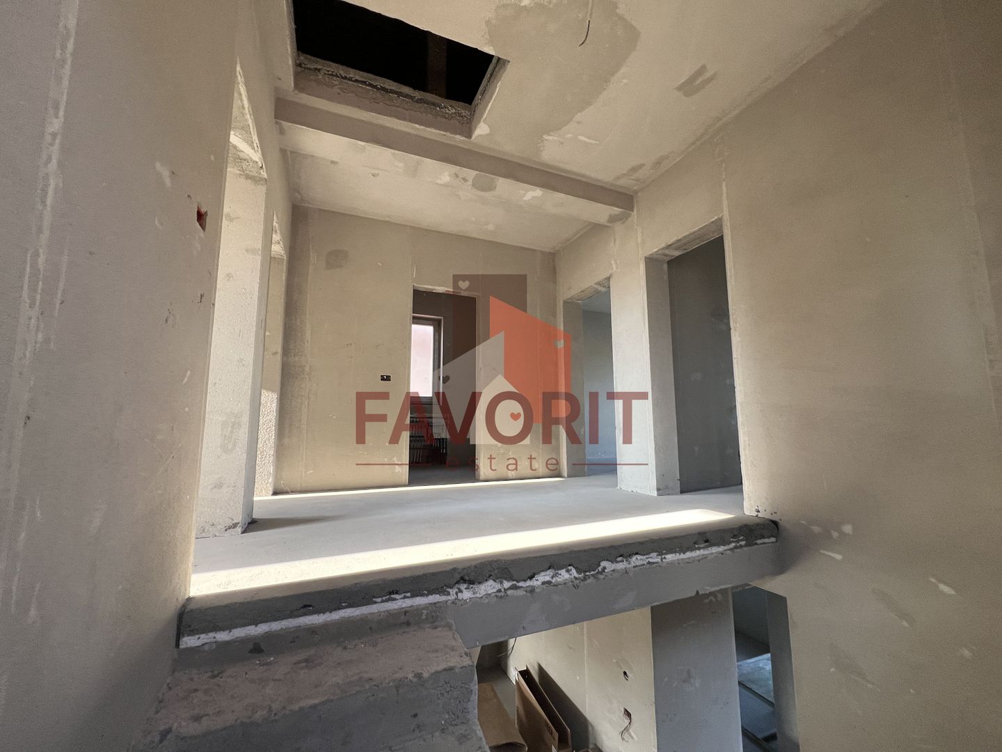 Duplex 5 camere despartit prin garaj | Giroc - Poză 15
