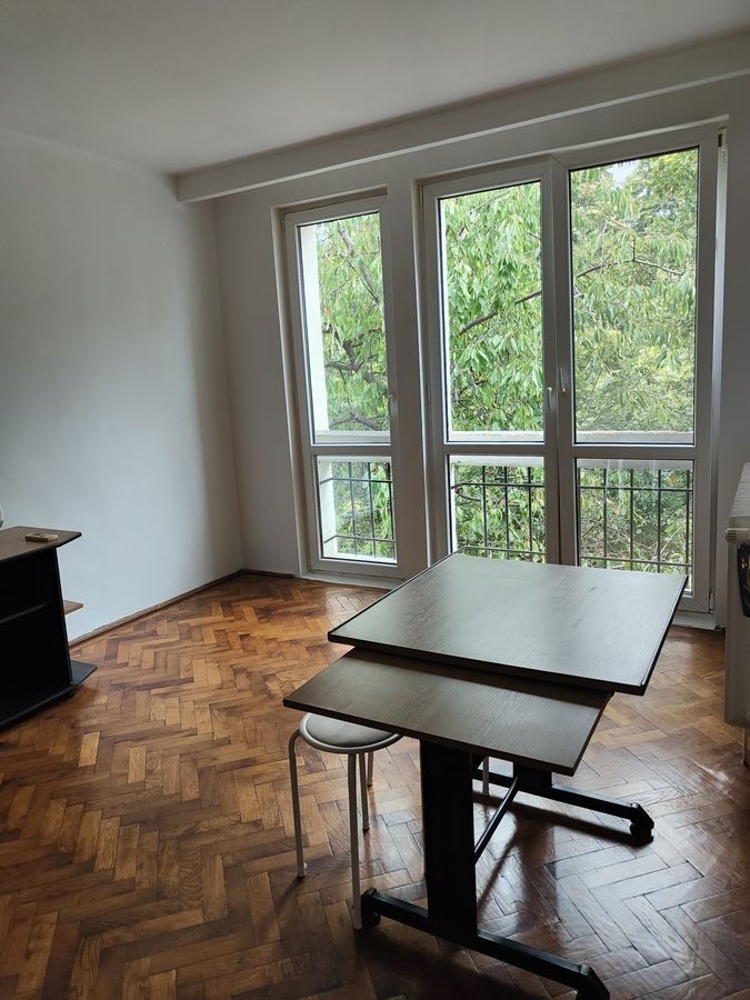 Vanzare apartament luminos de 2 camere in Titan-Lotru, pret negociabil - Poză 1