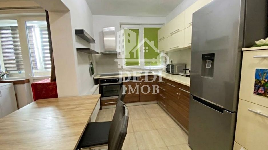 Apartament 3 camere de vânzare in zona Decebal, Oradea - Poză 2