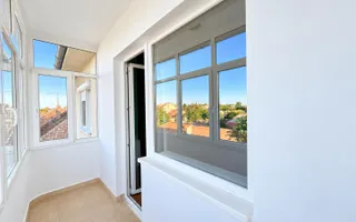 Bloc tip asociatie - zona Kiriac. 4 camere, 3 balcoane. Garaj si boxa. - Poză 14