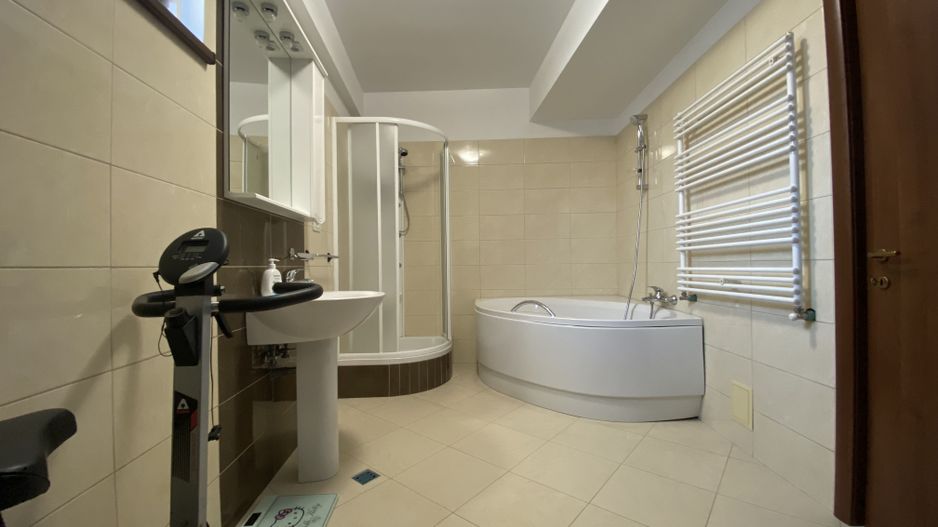 Apartament 3 camere Baneasa | 2 locuri de parcare incluse in pret - Poză 11