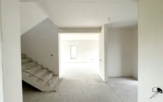 Casa individuala cu teren de 500 mp in zona accesibila. - Poză 11