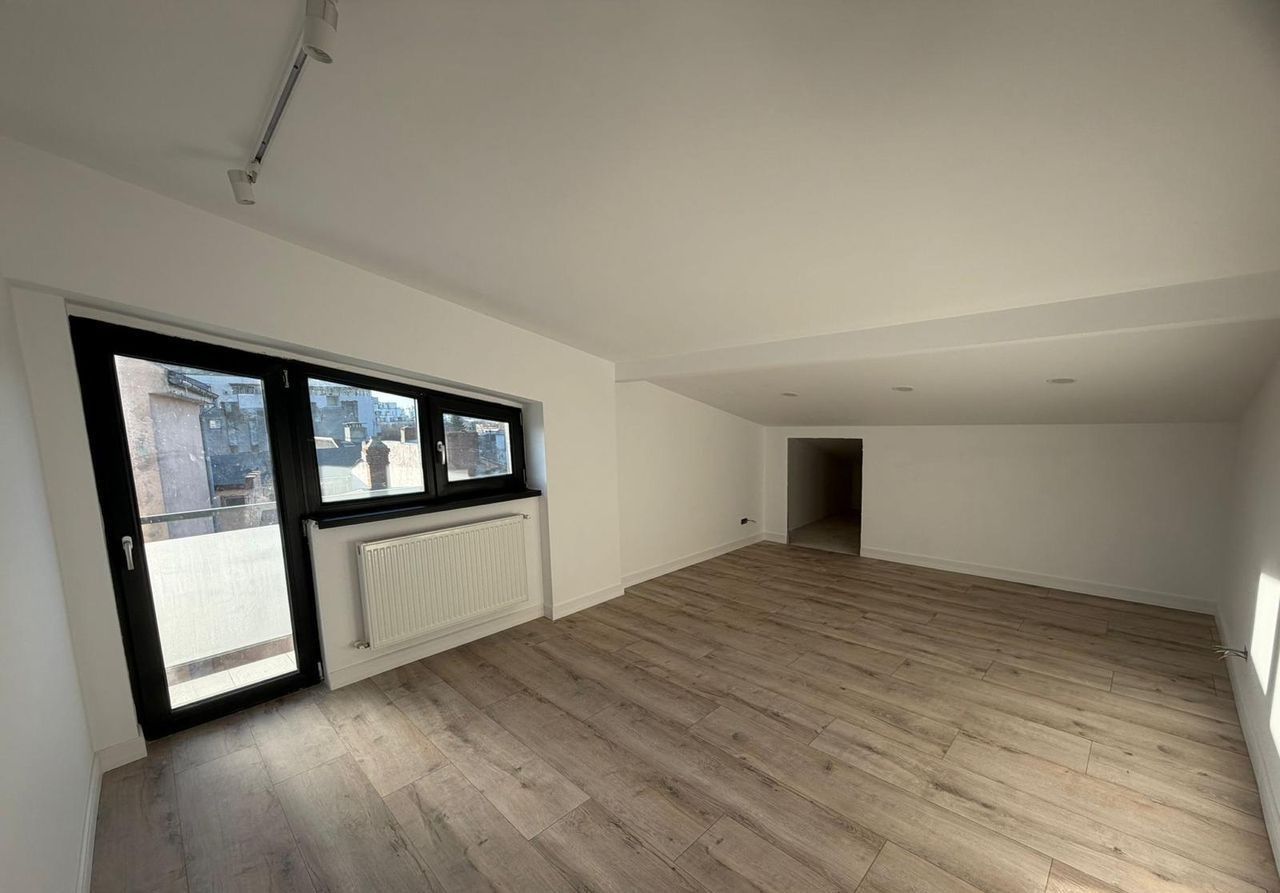 APARTAMENT MANSARDA BLOC NOU - Poză 3