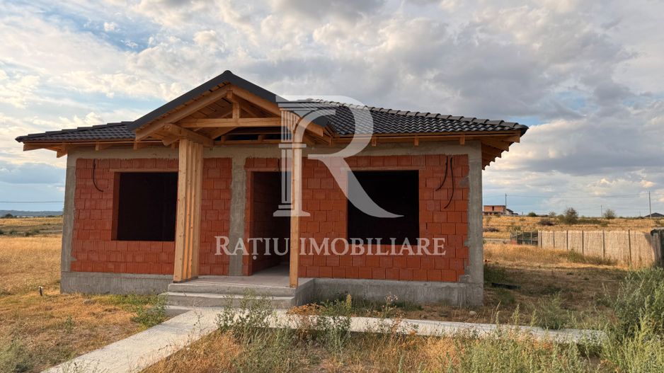 Casă la roșu de vânzare | Alparea | 1.000 mp teren - Poză 5