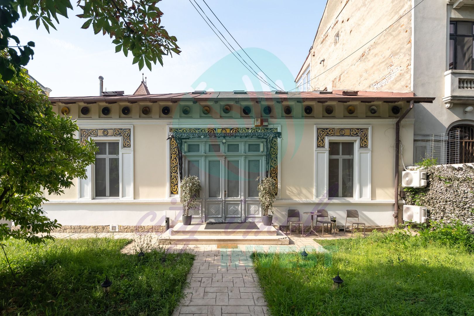 La 2 pasi de Parcul Cismigiu. Proprietate emblematica/ 641 mp teren - Poză 1
