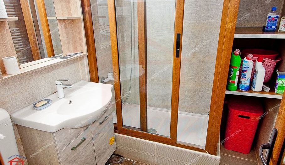 De vanzare apartament 2 camere Centru, etaj 3 - Poză 10
