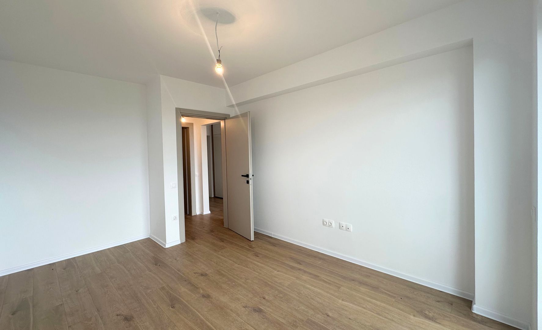 Apartament tip studio cu bucătăria mobilată zona Coresi Brasov - Poză 15