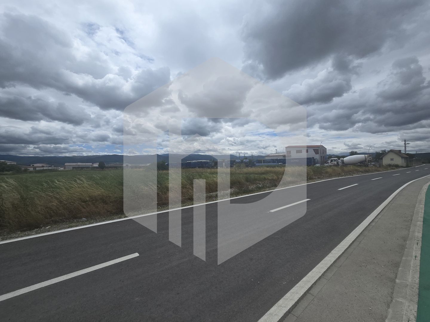 Teren intravilan industrial 4540 m Cristian Sibiu - Poză 4