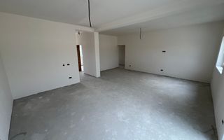 Duplex 4 camere despartit prin camera tehnica | Chisoda - Poză 4