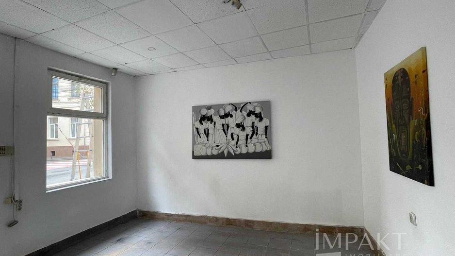 De închiriat spatiu comercial , zona centrala 80 m2 - Poză 3
