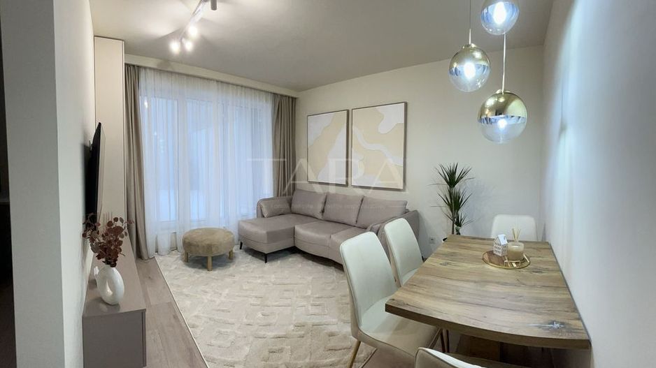 Apartament mobilat, terasă generoasă și parcare, disponibil imediat! - Poză 2