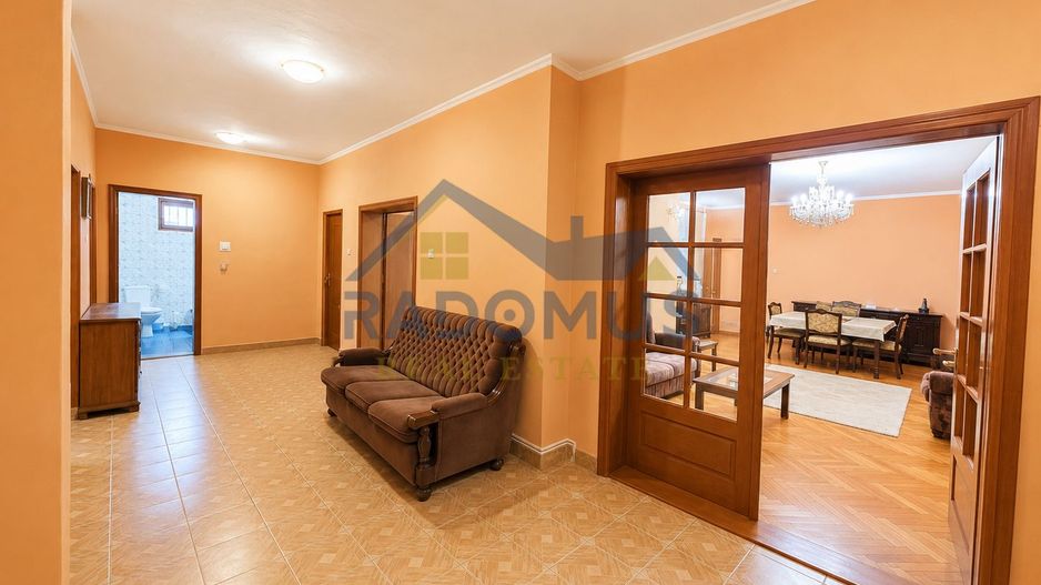 Vila 4 camere | Teren 532 mp | Piscina si foisor | Str. Lupeni - Poză 5