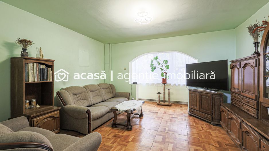 Apartament foarte spațios cu 5 camere la parter in Micalaca Comision 0 - Poză 1