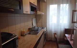 Apartament 3 camere – Semidecomandat | Etaj 2/4 | Zona Gorjului - Poză 3