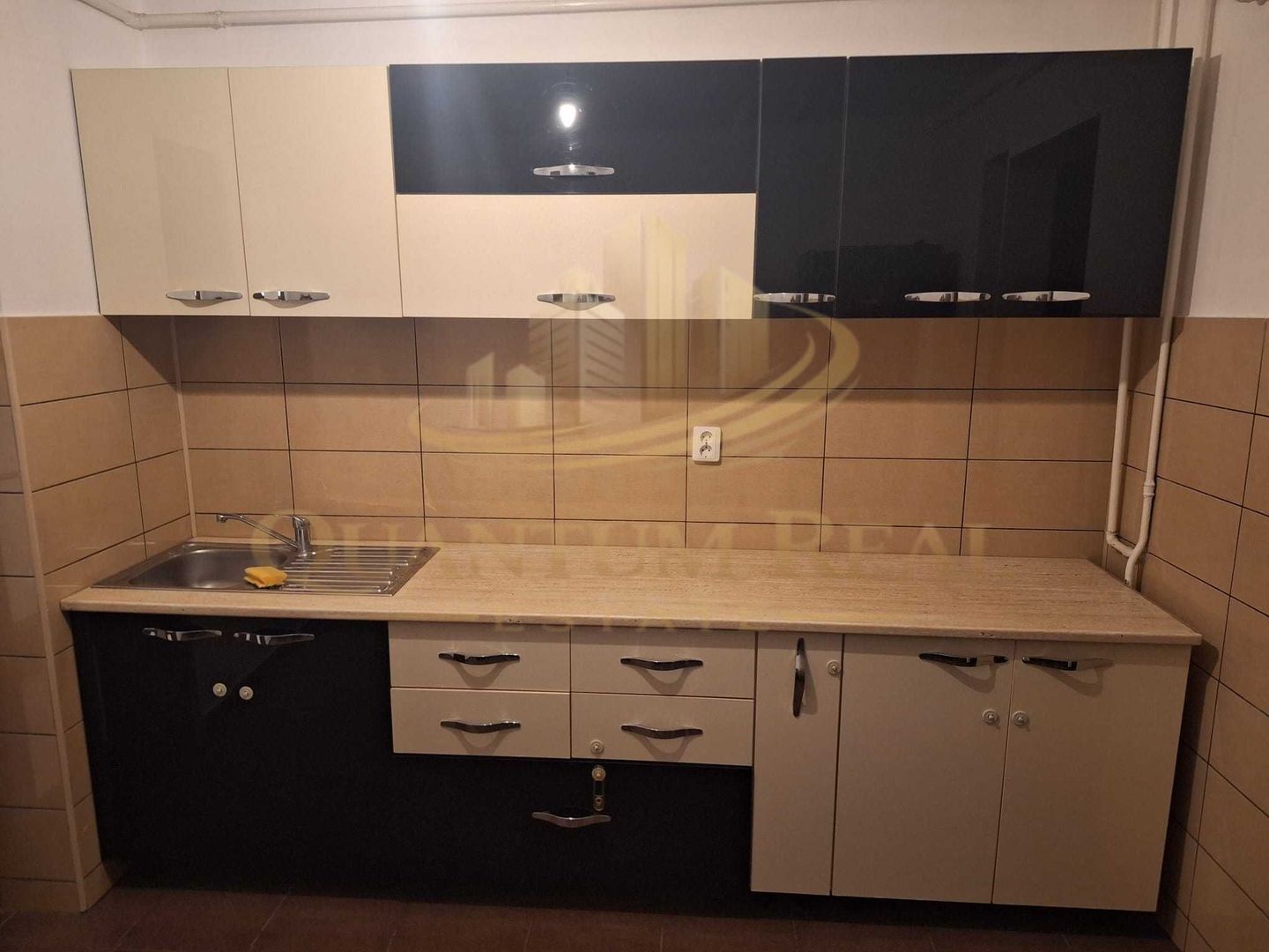 apartament 2 camere cu CENTRALA proprie,  decomandat, Rahova - Poză 3