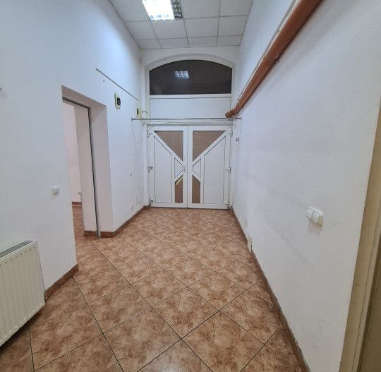 Spațiu de ÎNCHIRIAT CENTRAL - Poză 2