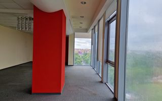 Spatiu in cladire de birouri - Poză 4
