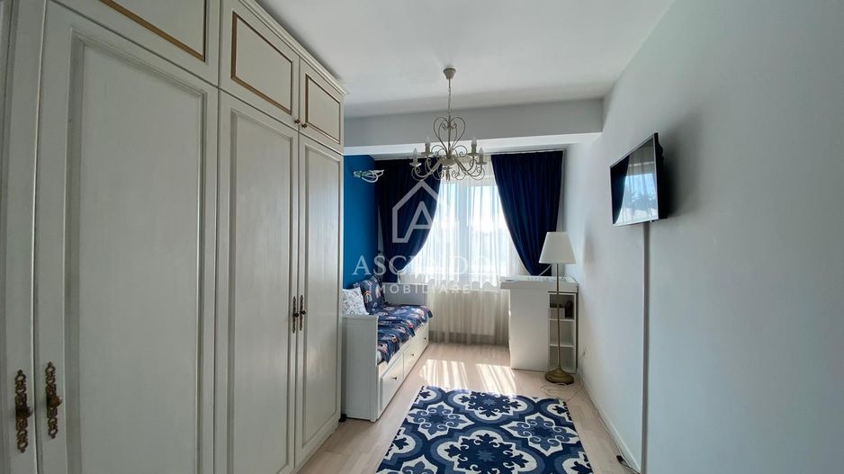 Apartament 3 camere, 2 bai premium mobilat lux , cu parcare inclusă - Poză 23
