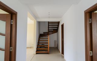 De vanzare casa+garaj/hala, teren 580mp, ideala pentru business - Poză 9